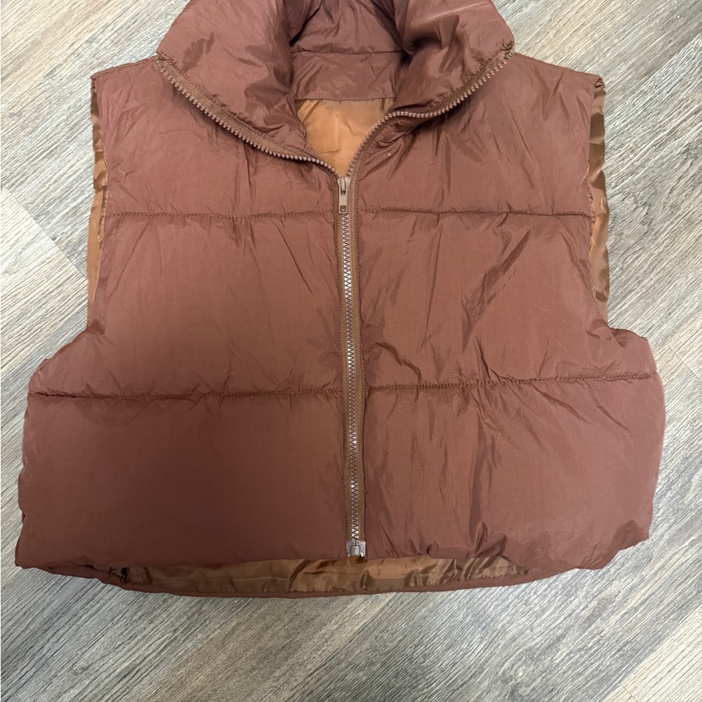Brown cropped Puffer Vest